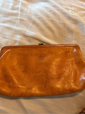 IL BISONTE COGNAC Leather Kiss-Lock Clutch